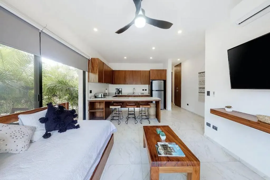 Contemporary Poolside Condo, Wi-Fi - Paraiso Kaanal 101 Tulum Mexiko
